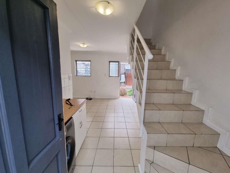 To Let 2 Bedroom Property for Rent in Maitland Western Cape